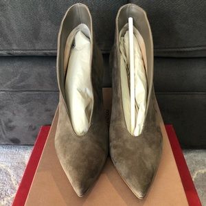 Gianvito Rossi Pointy Toe Bootie  Size 381/2